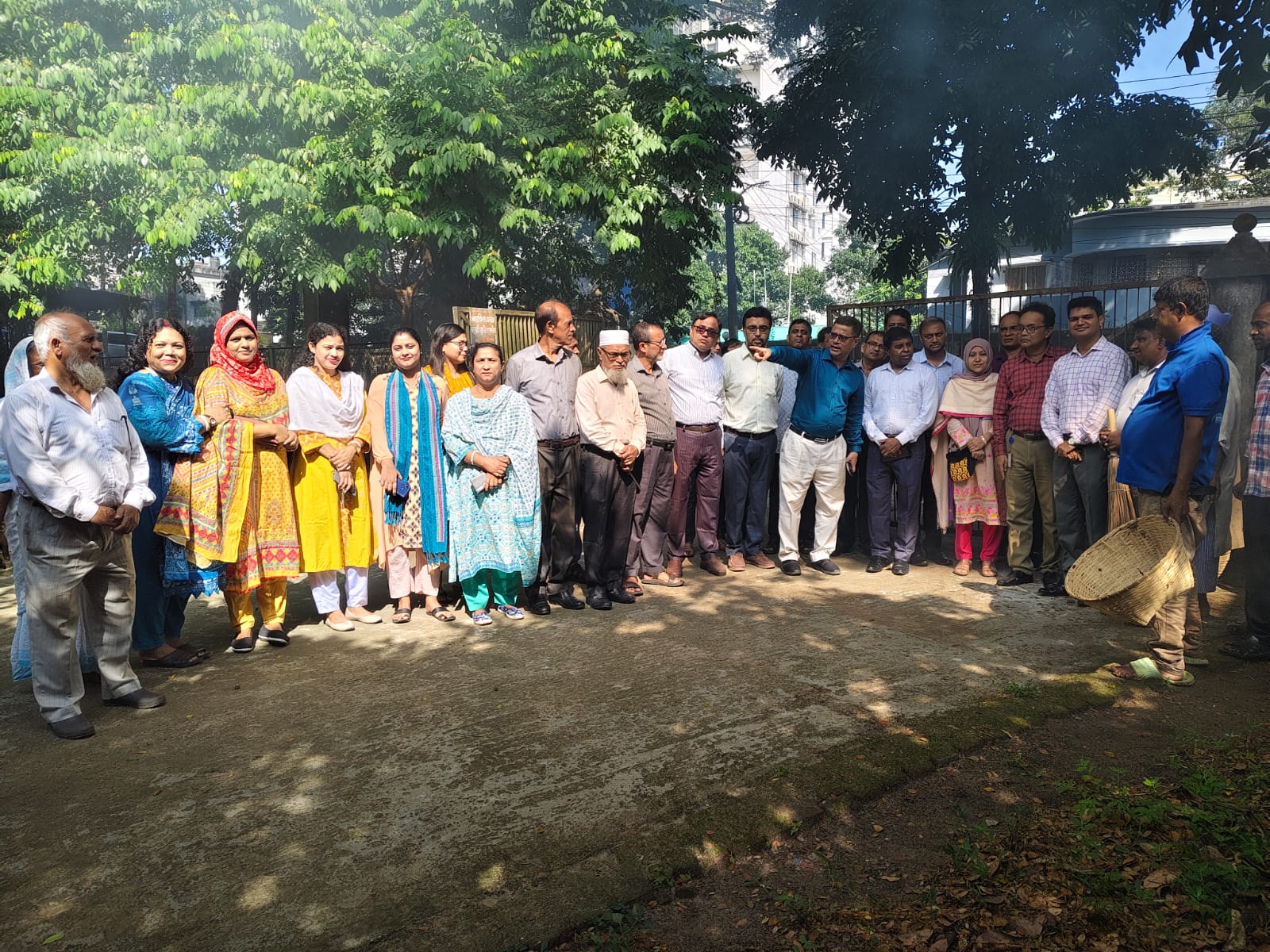 ডেংগু প্রতিরোধে সিলেট সিভিল সার্জন কার্যালয়ে পরিষ্কার-পরিচ্ছন্নতা অভিযান