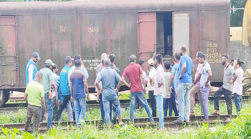 সিলেট রেলওয়ে স্টেশনে দুদকের অ’ভিযান