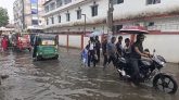 প্রবল বৃষ্টিতে সিলেটে জলাবদ্ধতা, জনদুর্ভোগ চরমে : ২৭ ঘণ্টায় ২০০ মিমি বৃষ্টিপাত, বাড়ছে নদ-নদীর পানি